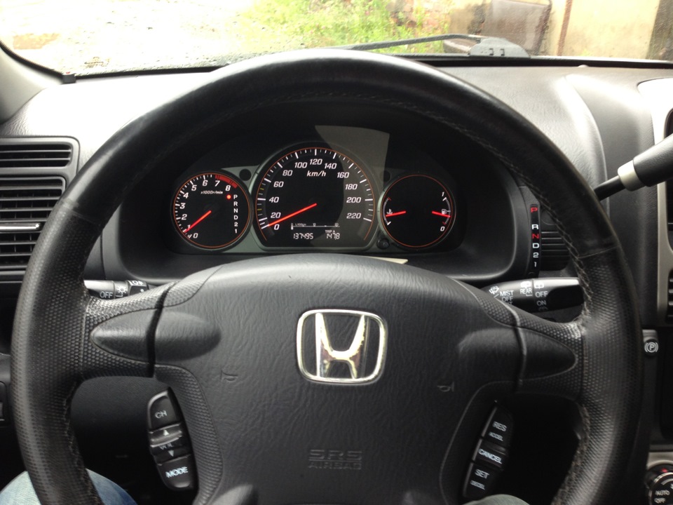 Honda cr панель. Панель приборов Honda CR-V 2. Honda CRV rd7 приборная панель. Honda rd7 CR-V приборка. Приборная панель Хонда СРВ 2.