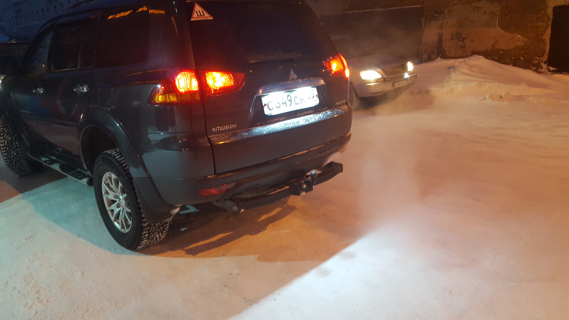 задний ход паджеро спорт 2. паджеро спорт задняя часть. задний ход паджеро спорт 2. фары заднего хода митсубиси паджеро спорт 2. паджеро спорт 2 задний ход лампочки.