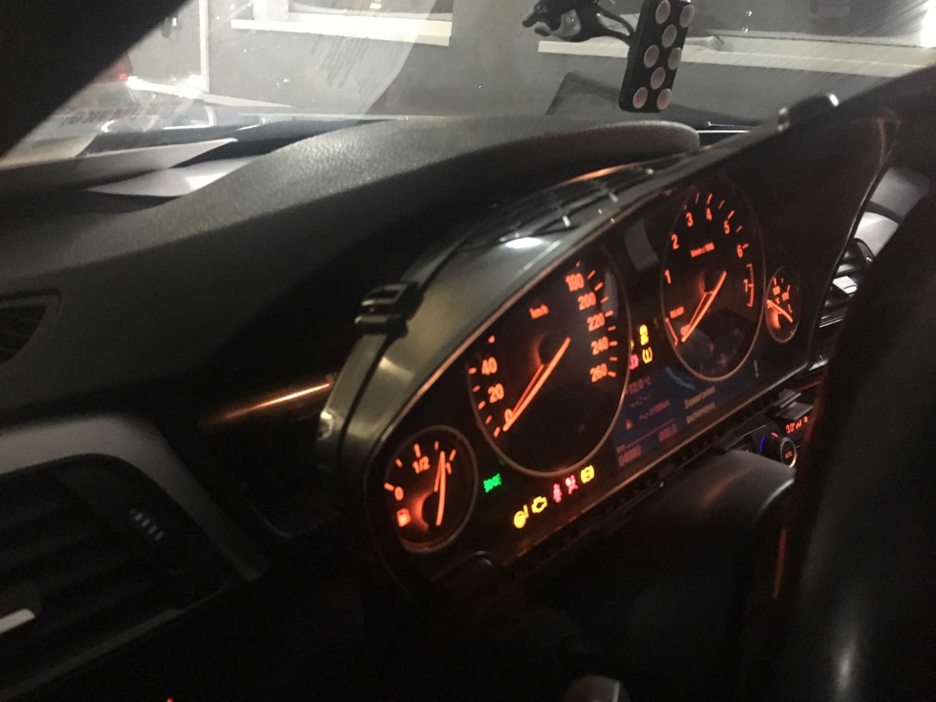 Лед приборной панели. Led приборка f30. Led приборная панель f30. BMW f30 led pribor. Приборная панель f30 подсветка.