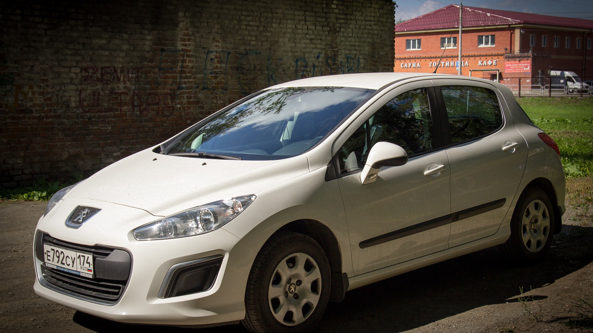 Пежо 308 автомат 2010. Пежо автомат. Машина Пежо автомат. Peugeot 30.