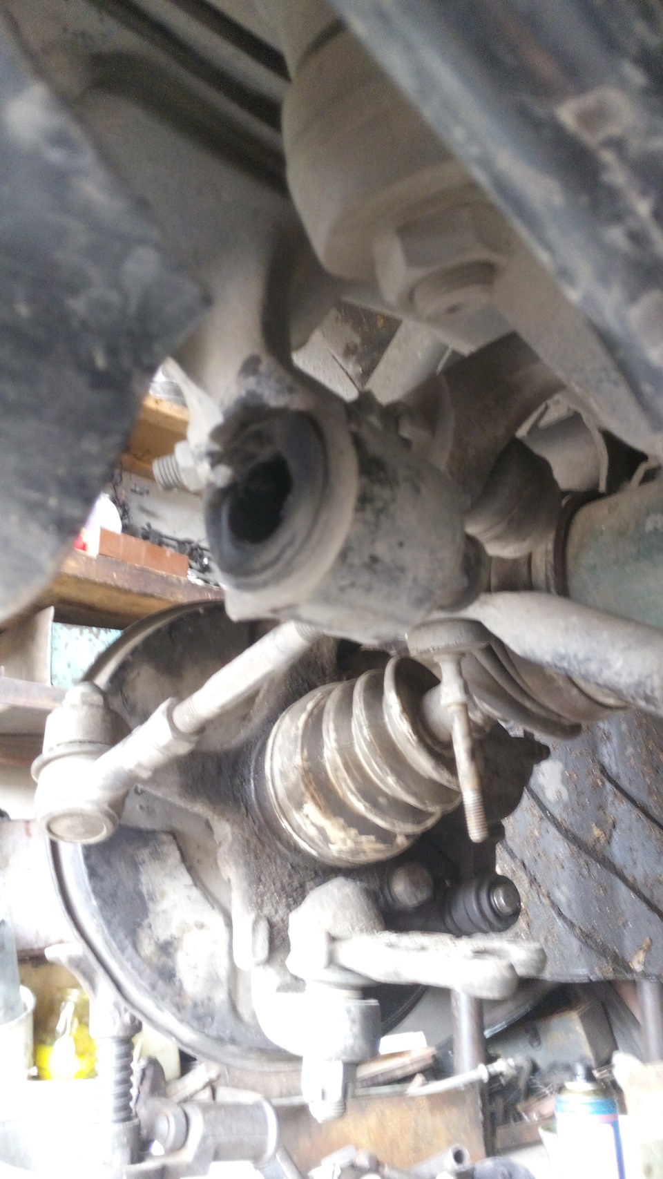 Замена сайлентблоков нижних рычагов — Opel Frontera A, 2,4 л, 1993 года ...