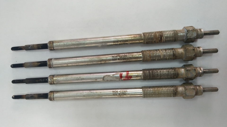 Замена свечей паджеро спорт 2. 0250523004 Bosch.