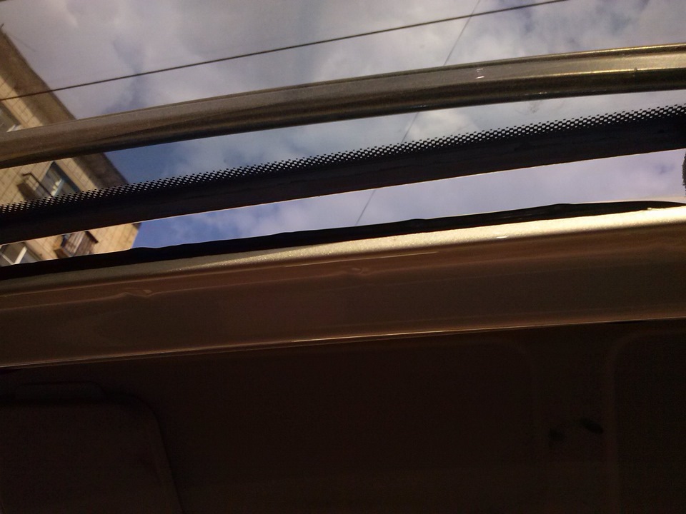 Отклеилось заднее стекло! — Chery Amulet, 1,6 л, 2006 года | своими ...