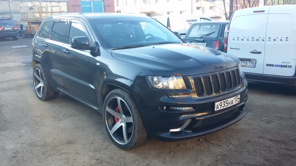 Jeep srt8 Vossen Wheels