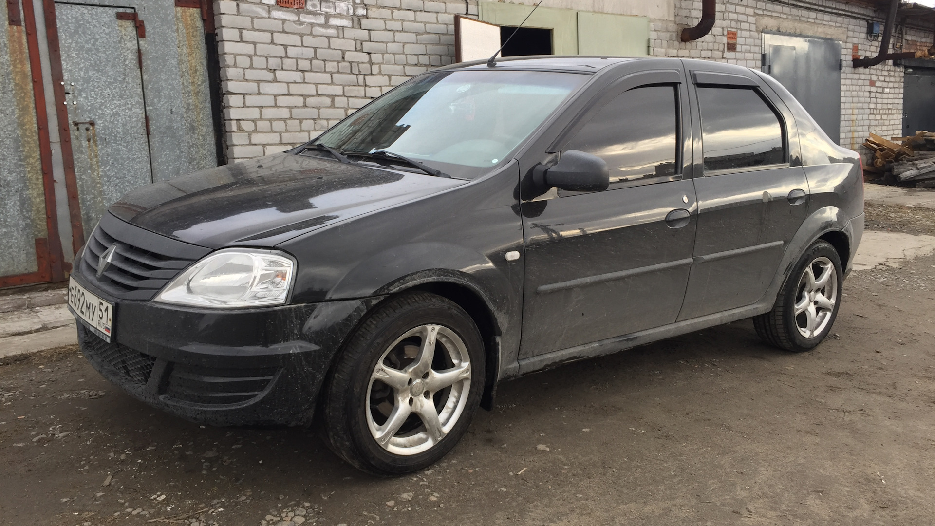 Renault Logan (1G) 1.4 бензиновый 2011 | Чёрный Бандит на Севере на DRIVE2