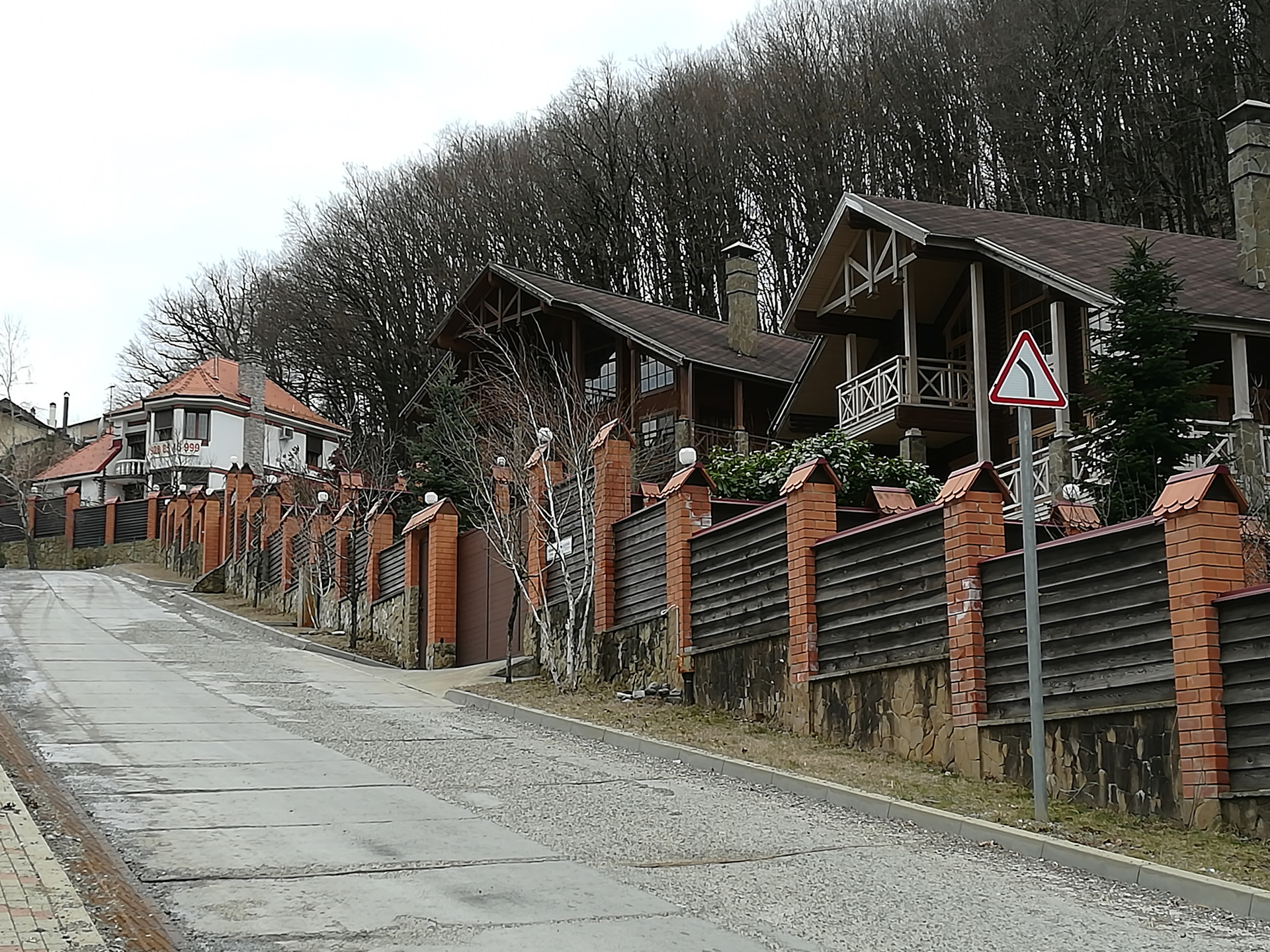 рублевка улица. элитные поселки на новорижском шоссе. коттеджный поселок лион москва. поселок рублевка москва. особняк барнаульская рублевка.