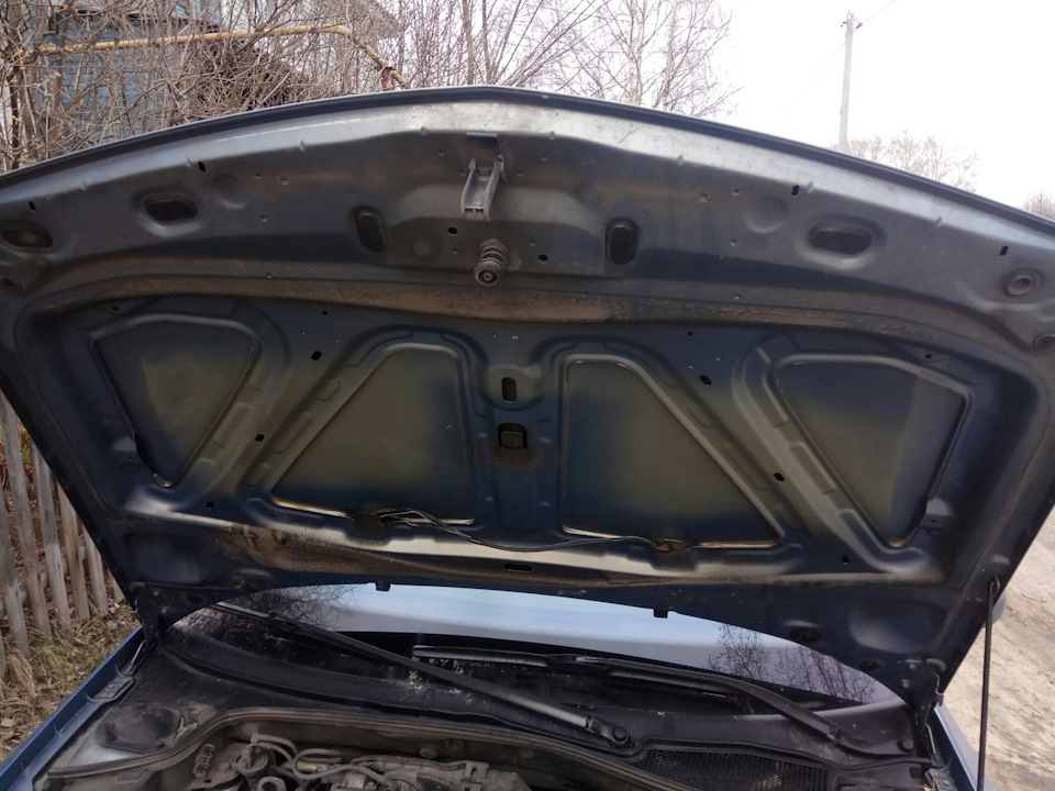 Шумоизоляция капота — Renault Laguna II, 2 л, 2006 года | тюнинг | DRIVE2