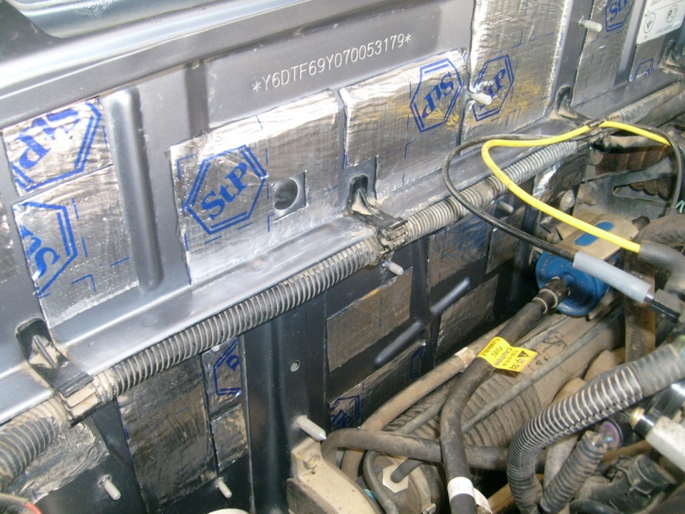 Шумоизоляция моторного щита снаружи — Chevrolet Lanos, 1,5 л, 2007 года ...