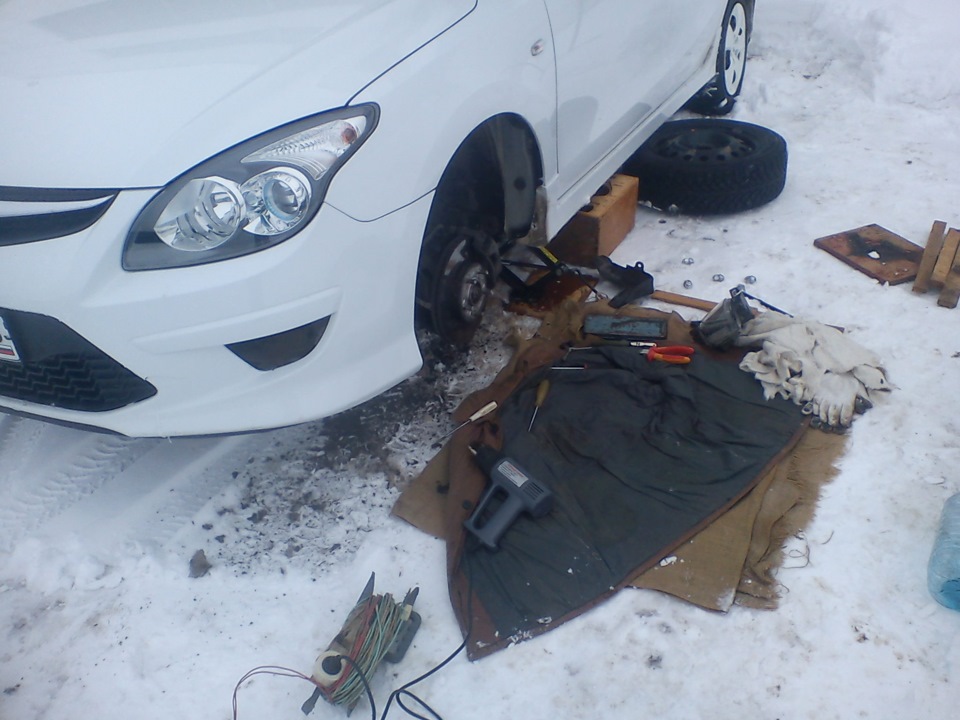 Ремонт крепления противотуманки. — Hyundai i30 (1G), 1,4 л, 2011 года ...