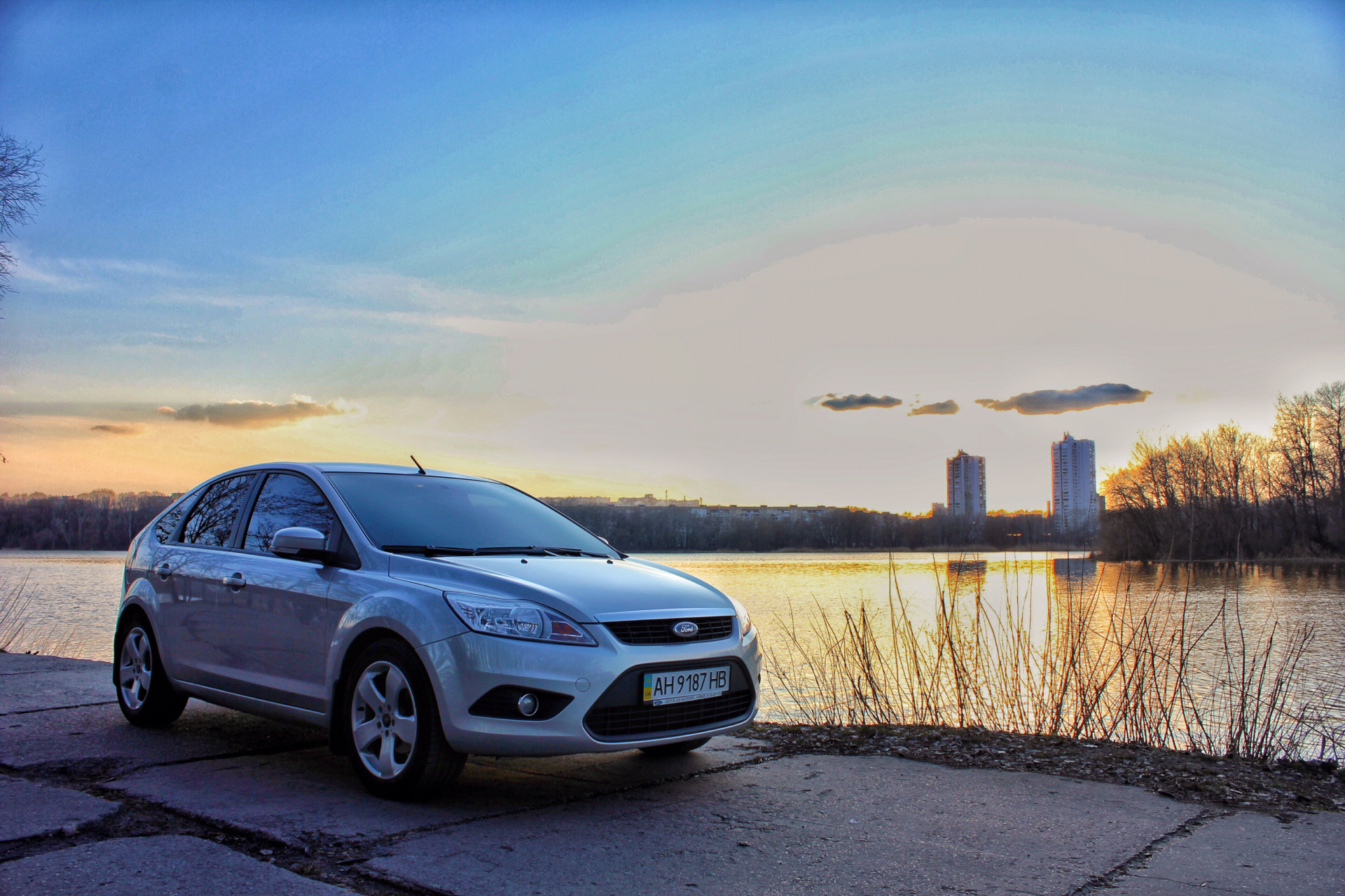 Focus lakes. Ford Focus 2 Hatchback. Ford Focus II хэтчбек drive2. Форд фокус 2 рест драйв. Ford Focus 2 Facelift.