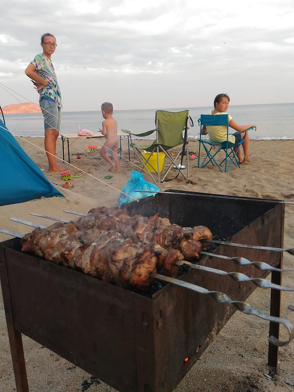 b46062es 960 Как крепить палатку на песке