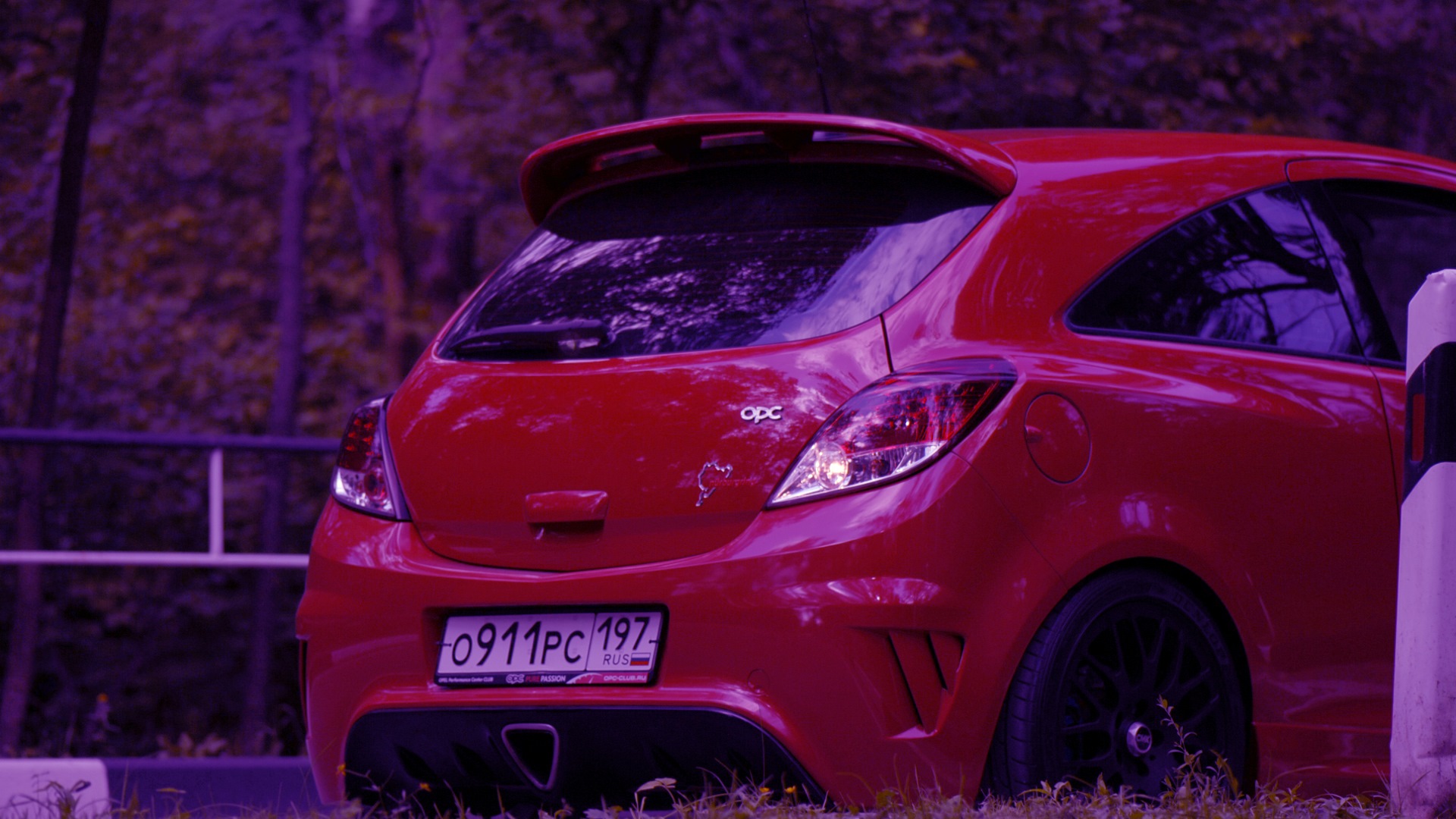 Opel Corsa OPC Red