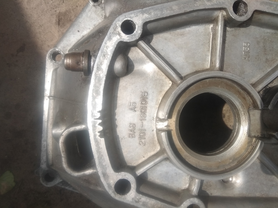 Прорезал паз болгаркой — Lada 2120 Надежда. Запчасти на фото: 21011601015