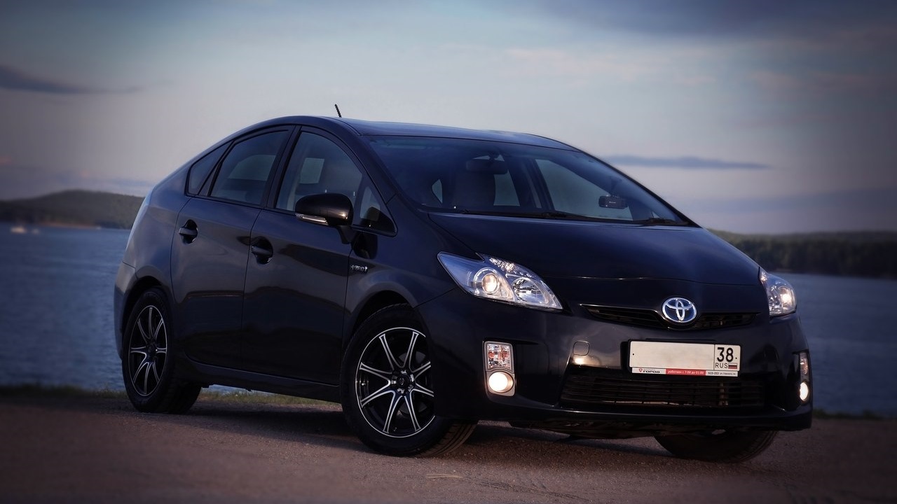 Toyota Prius 30 черный