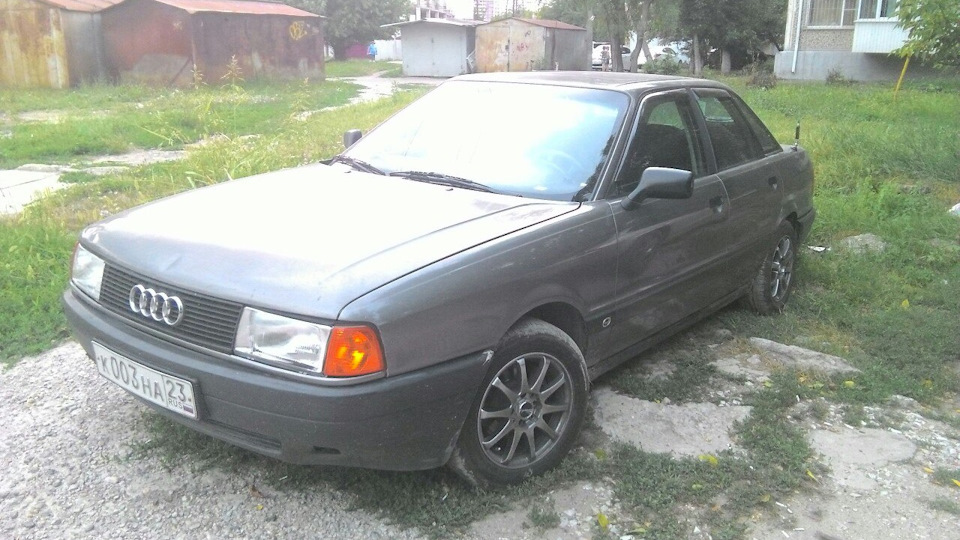 Audi 80 drive2. Audi 80 b3 Wheels. Ауди 80 б3 серая. Ауди 80 бочка серебристая. Ауди 80 б3 на BBS.