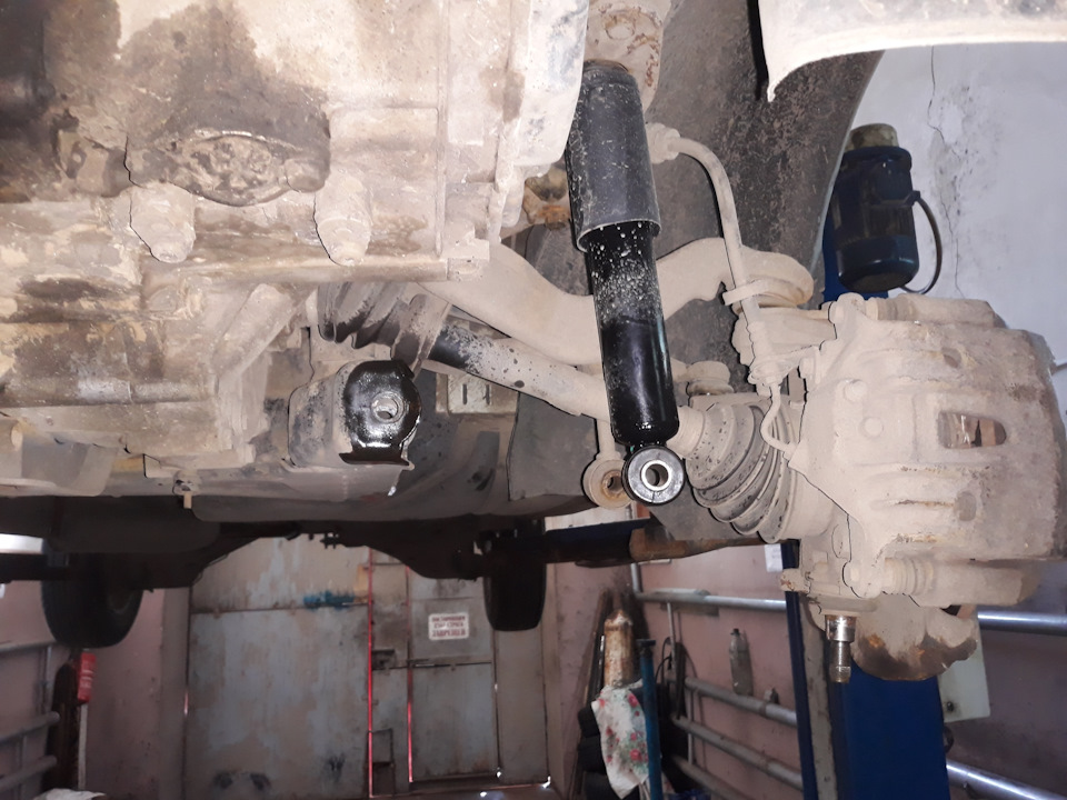 Сайлентблока пост — Volkswagen Transporter T4, 1,9 л, 1999 года ...