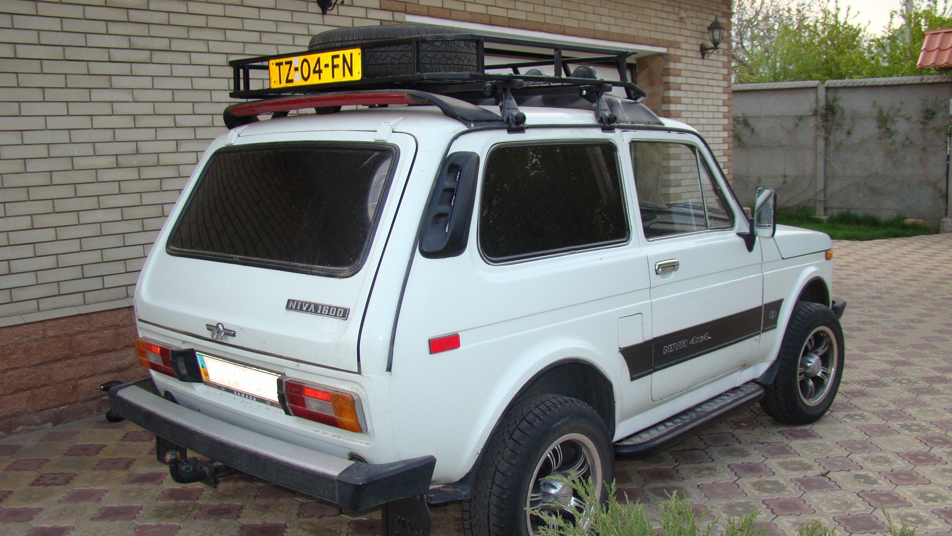 Lada Niva Roof Tent