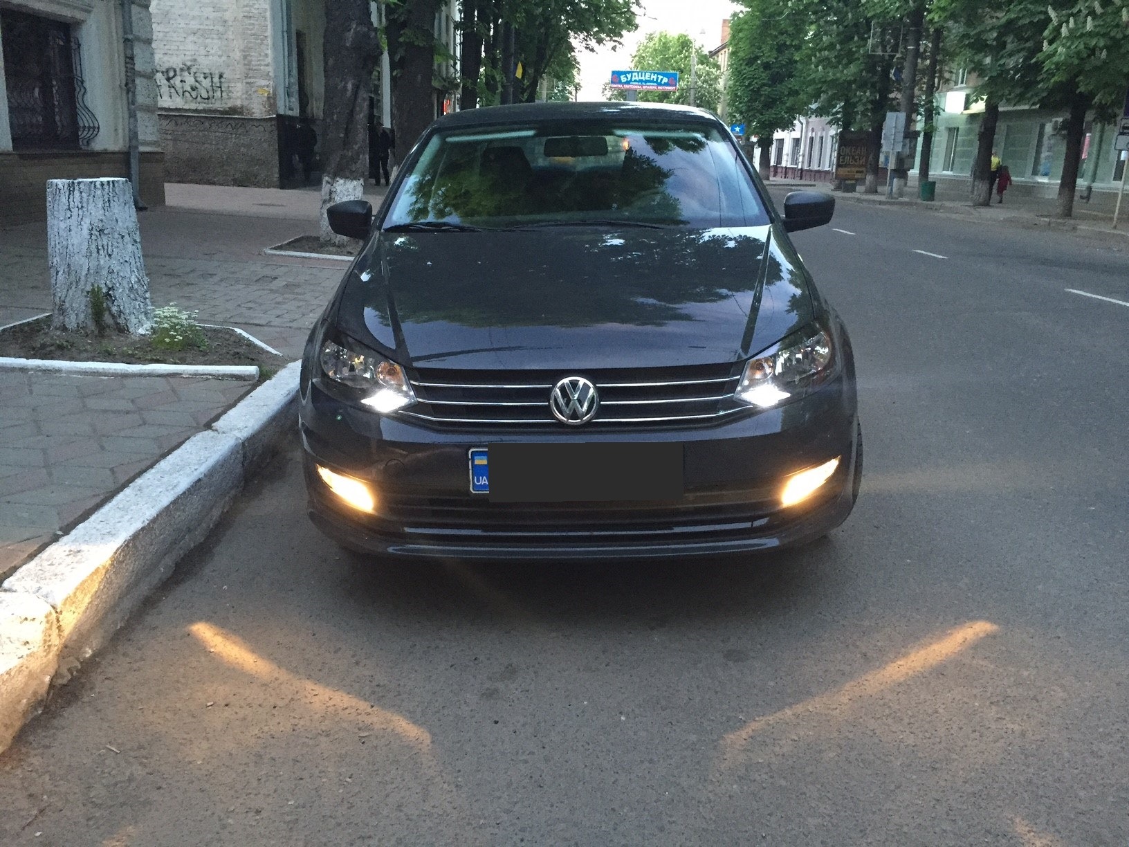 Ближний свет поло седан. VW Polo sedan свет. Ближний свет Polo sedan 2016.