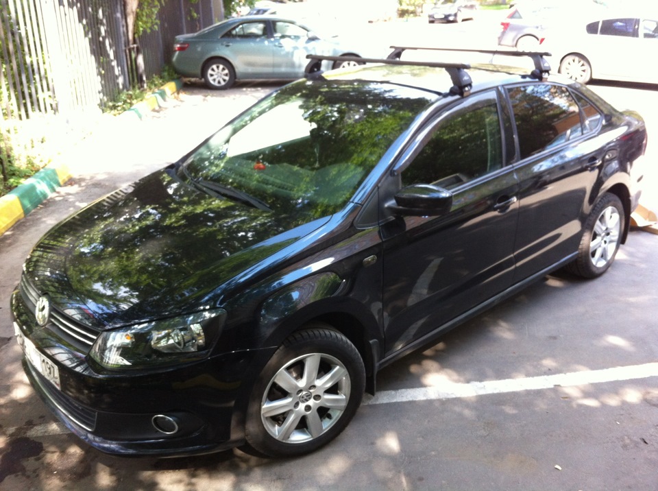 Багажник на крышу — Volkswagen Polo Sedan, 1,6 л, 2010 года ...
