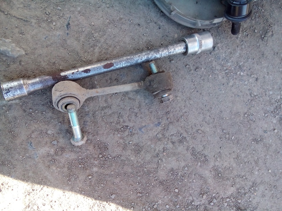 Линки стабилизатора — Toyota Crown (S140), 3 л, 1994 года | расходники ...