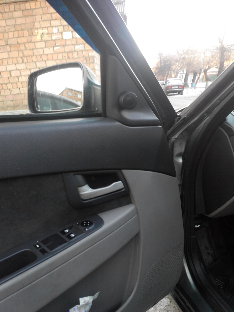 Саб SUPRA SRD-T30A и твитеры Sony XS-H20S — Lada Приора хэтчбек, 1,6 л ...