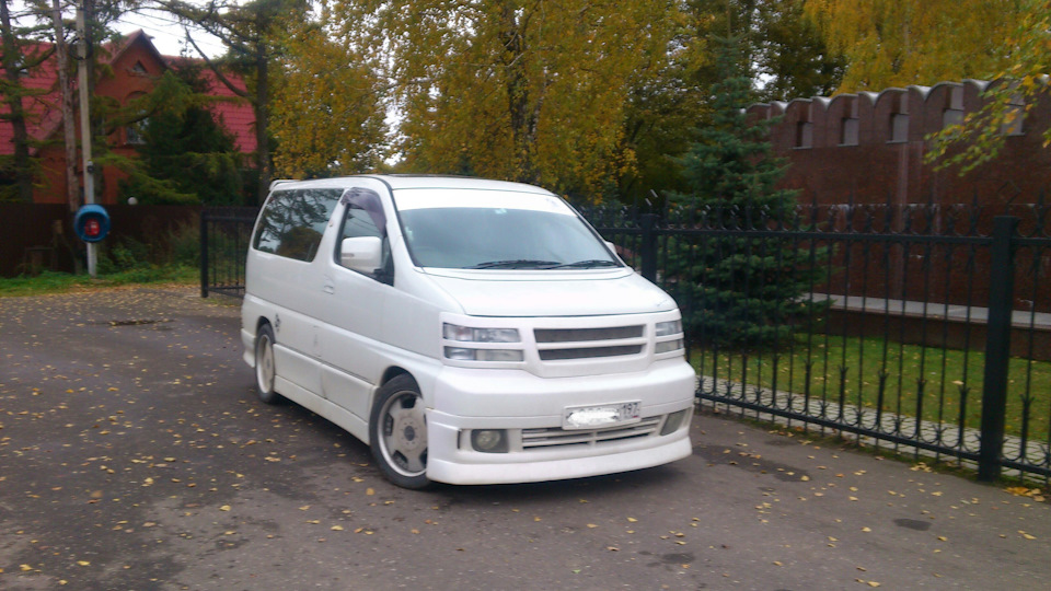 Nissan Elgrand e50 Nismo