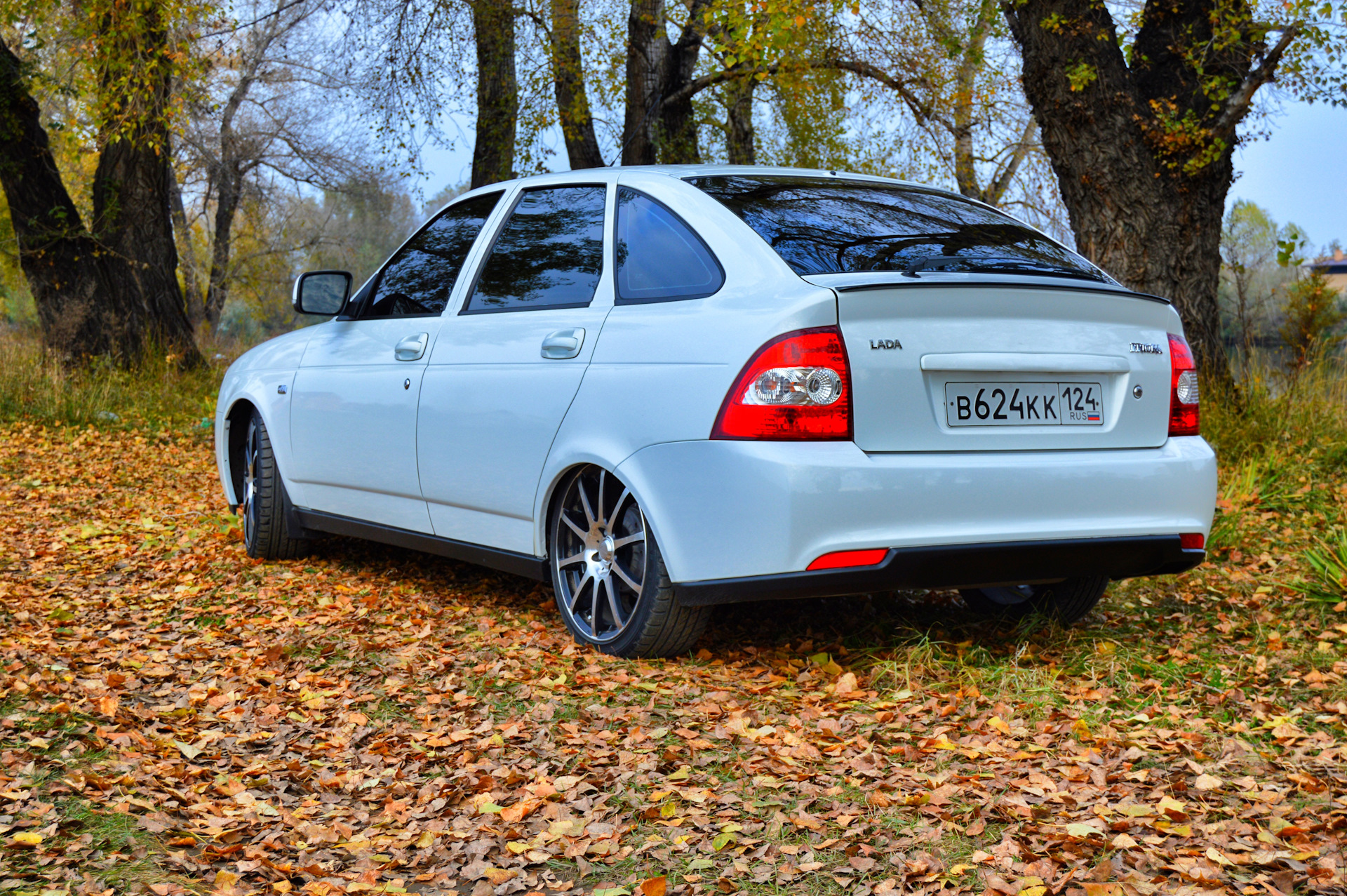 Приора хэтчбек. Lada Priora хэтчбек. Lada Приора хэтчбек. Лада Приора r17. Приора хэтчбек -90.