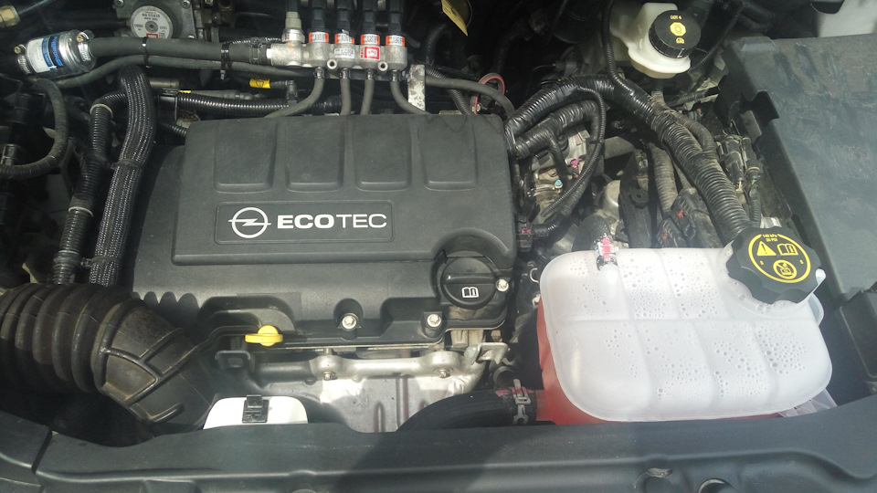 Бачок сдался. Гарантия от GM. Авто-сити Видное. — Opel Mokka, 1,4 л ...