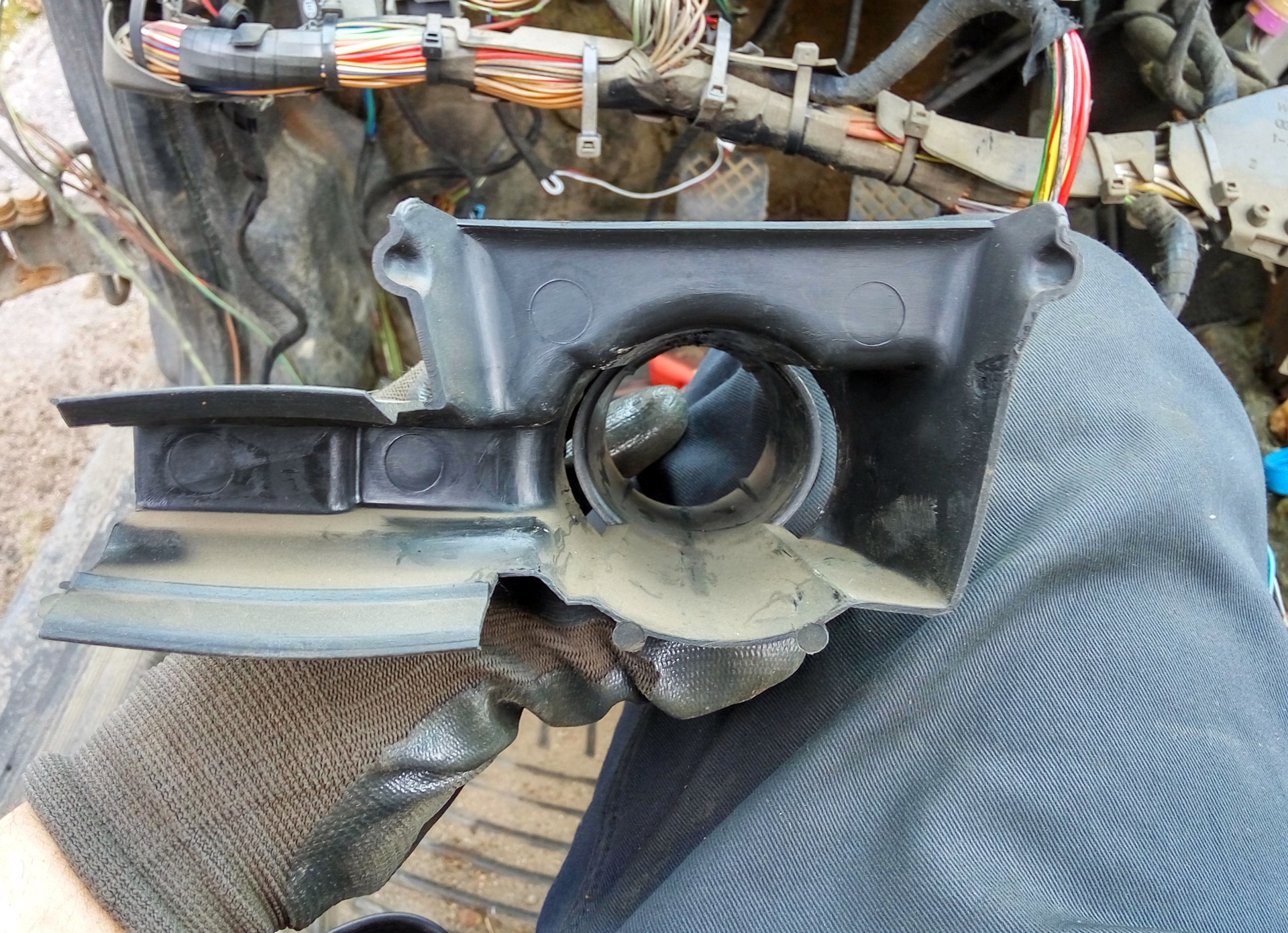 Пластиковый кожух на рулевой вал — Audi 80 (B3), 1,8 л, 1991 года ...