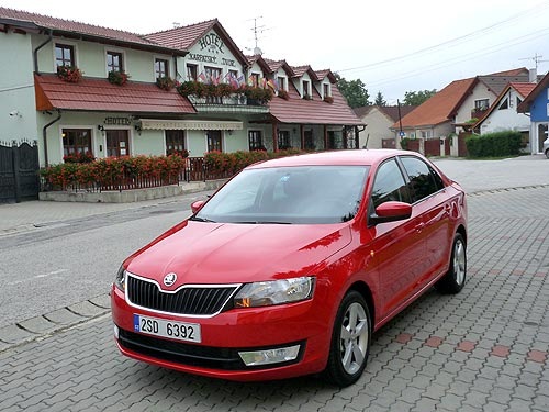 Менеджерам skoda js. Шкода до 500000. Новая автосалон авто Шкода хэтчбек Луганск цена.