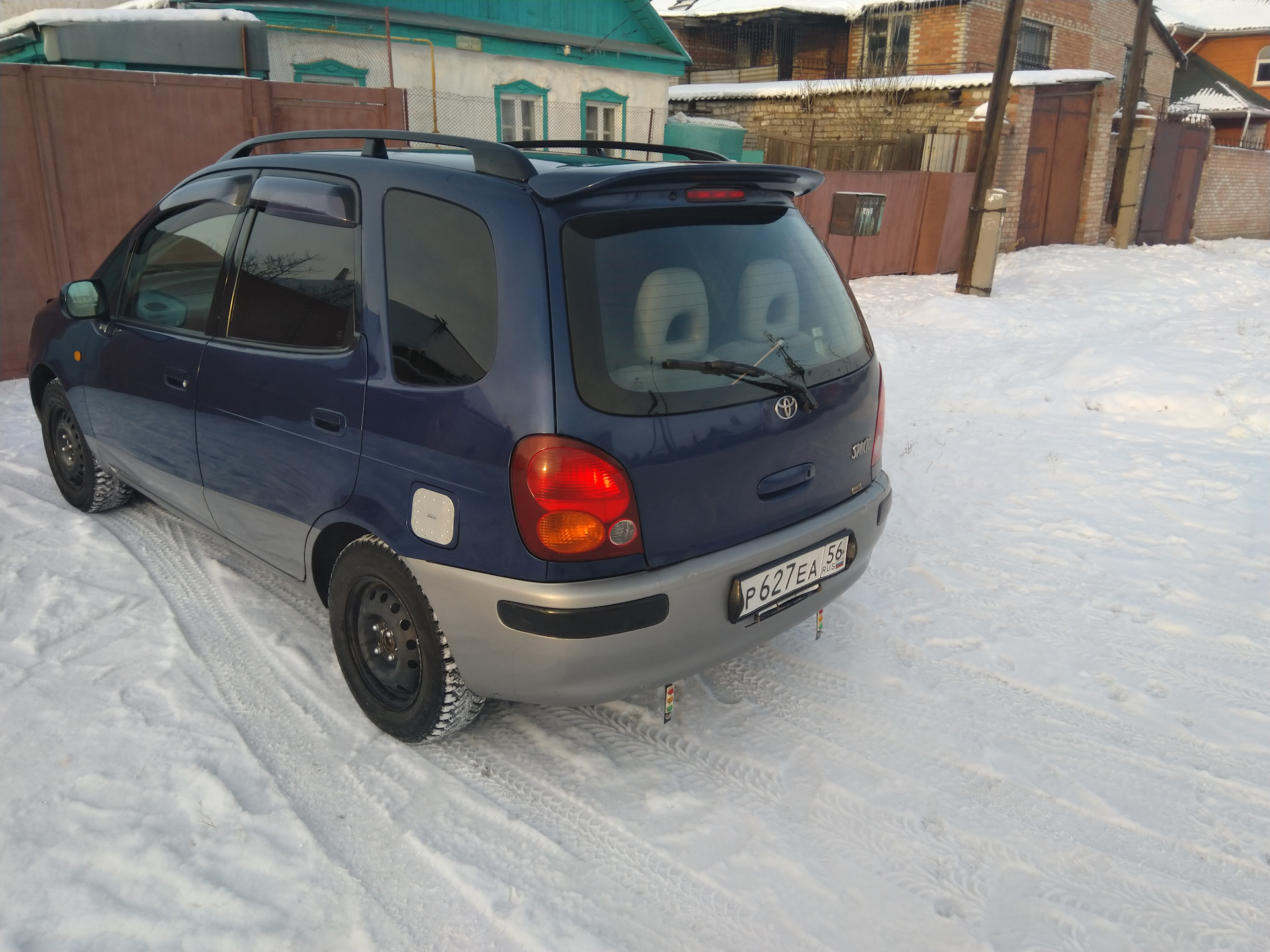 Авито бу авто магнитогорске. Спаська машина. Спаська машина фото. Тойота Спасио машинка игрушка. Машина Новокузнецк.