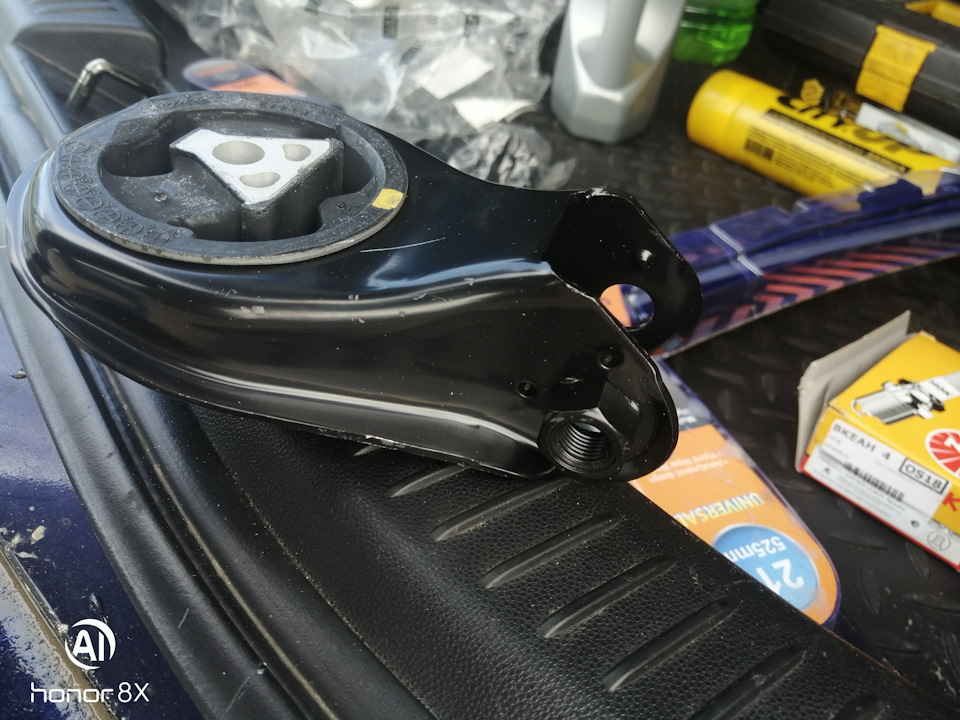 Замена подушек акпп и задней подушки двигателя (гитары) — Mazda 3 (1G ...
