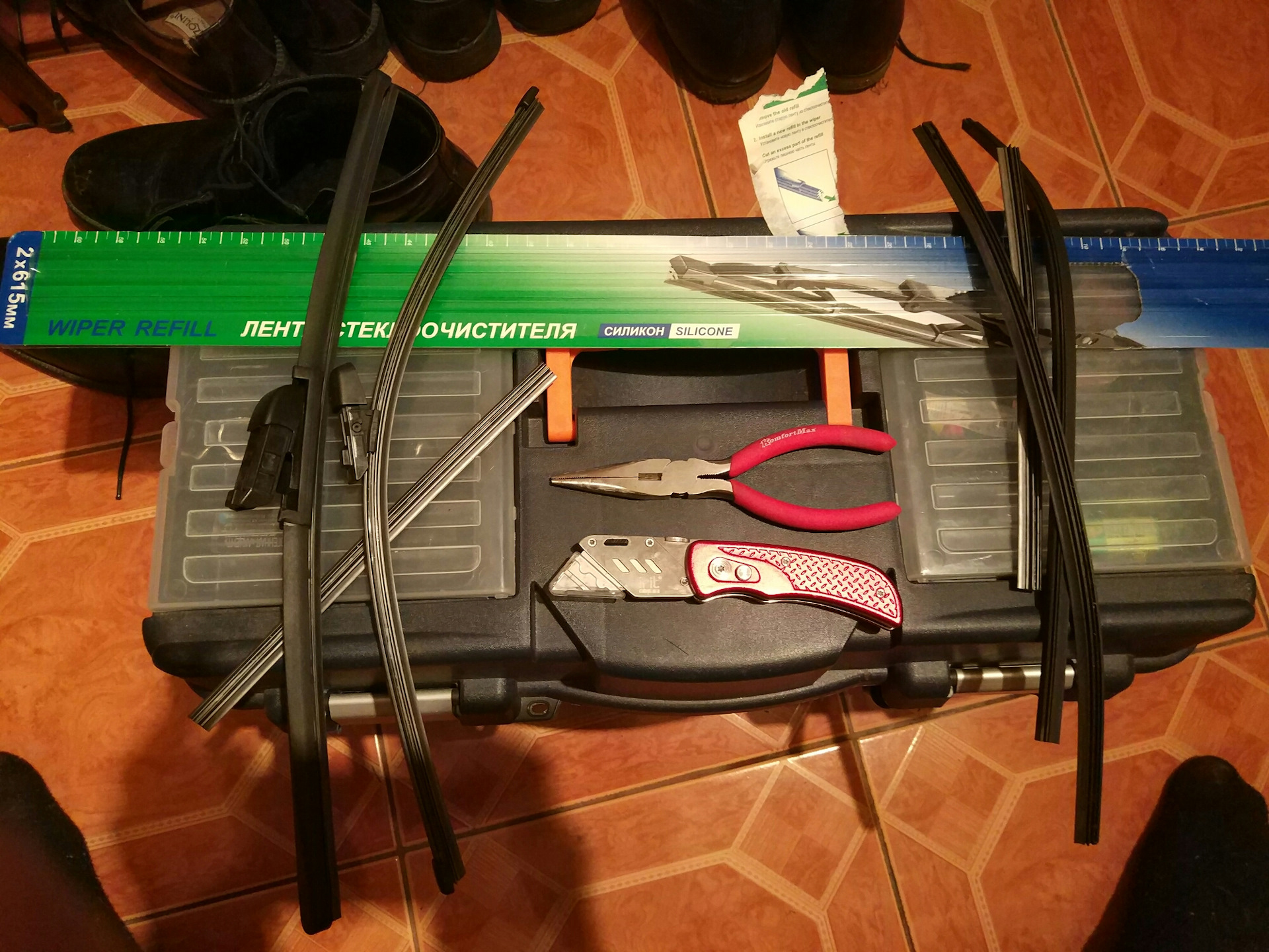 Замена резинок на дворниках — Skoda Octavia A7 Mk3, 1,4 л, 2013 года ...