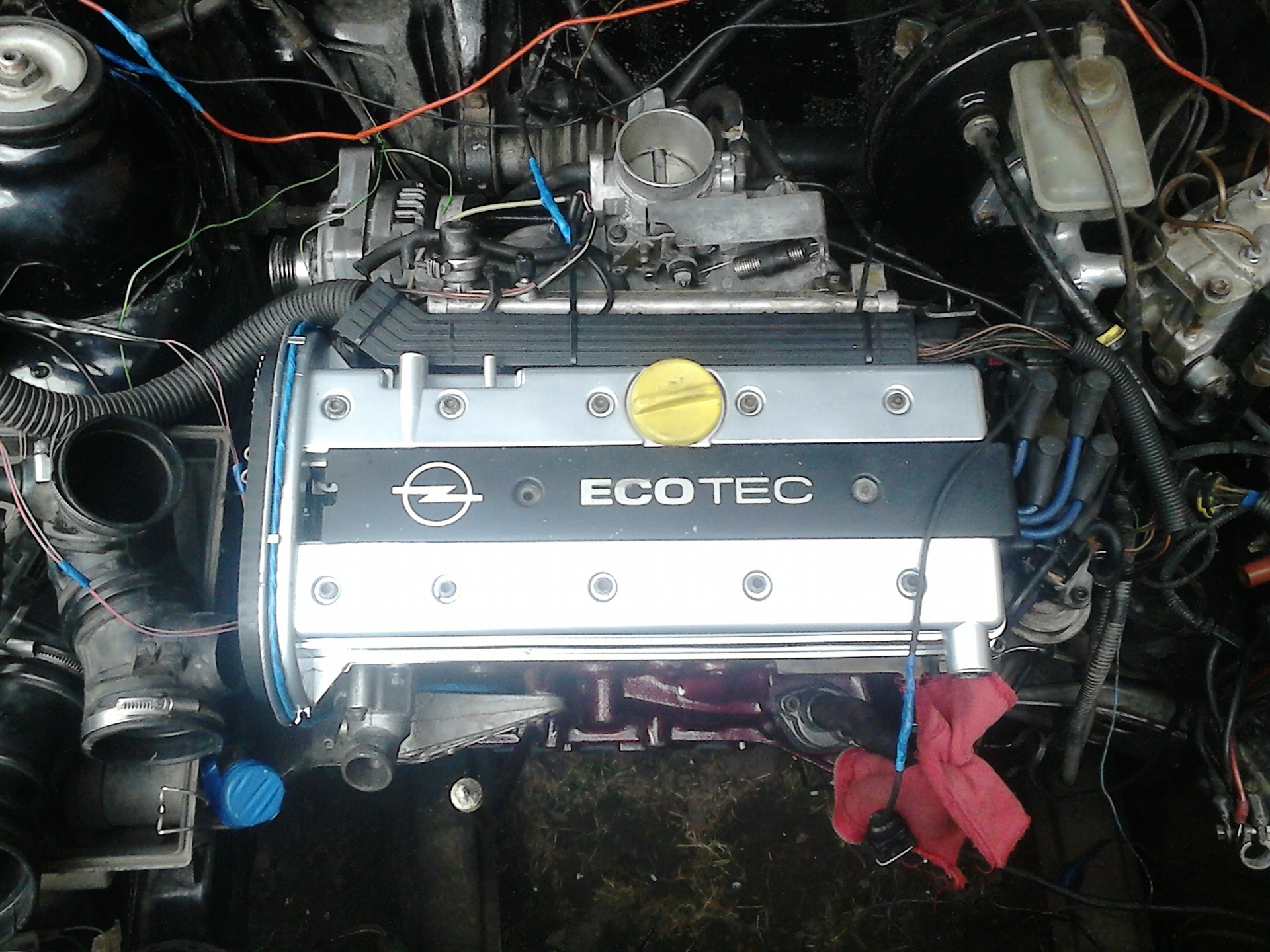 Двигатель опель вектра б 2.0. Opel Vectra a 2.0 двигатель. Мотор Опель Вектра 2.0. Опель Вектра мотор 2.2. Двигатель Опель Вектра а 2.0.