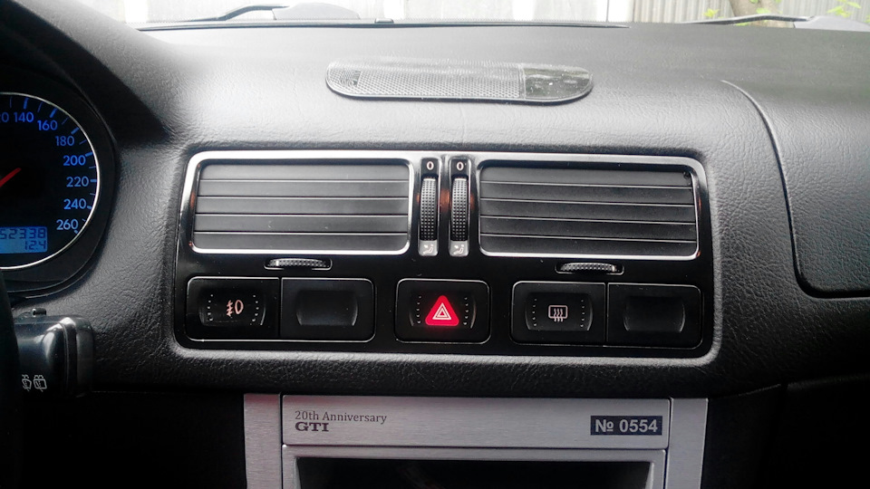 Фото в бортжурнале Volkswagen Golf Mk4. Запчасти на фото: B2389