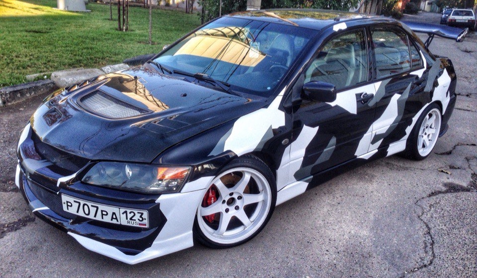 Mitsubishi Lancer Evolution x оклейка