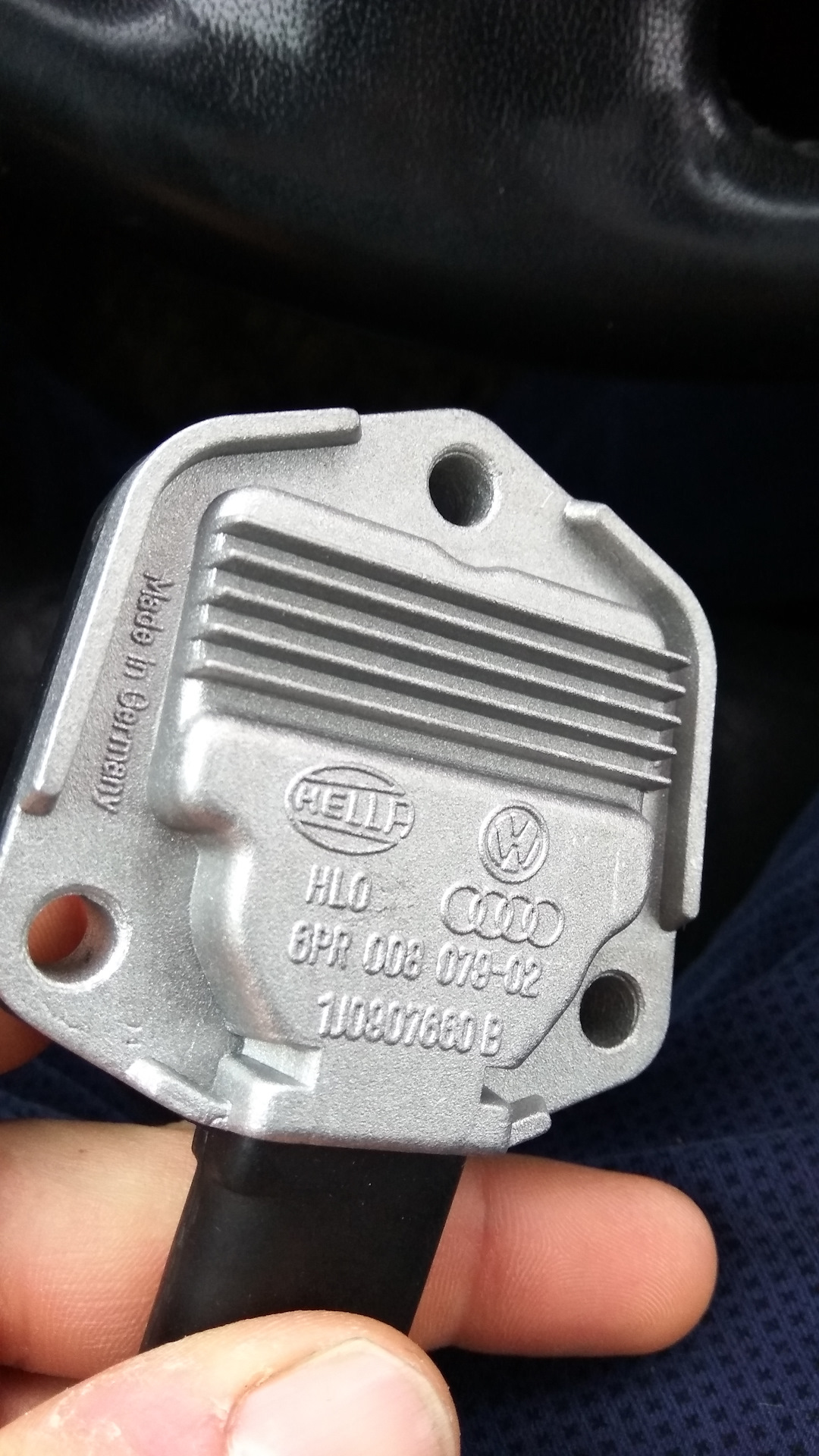 Датчик уровня масла — Audi A4 (B6), 1,8 л, 2002 года | запчасти | DRIVE2