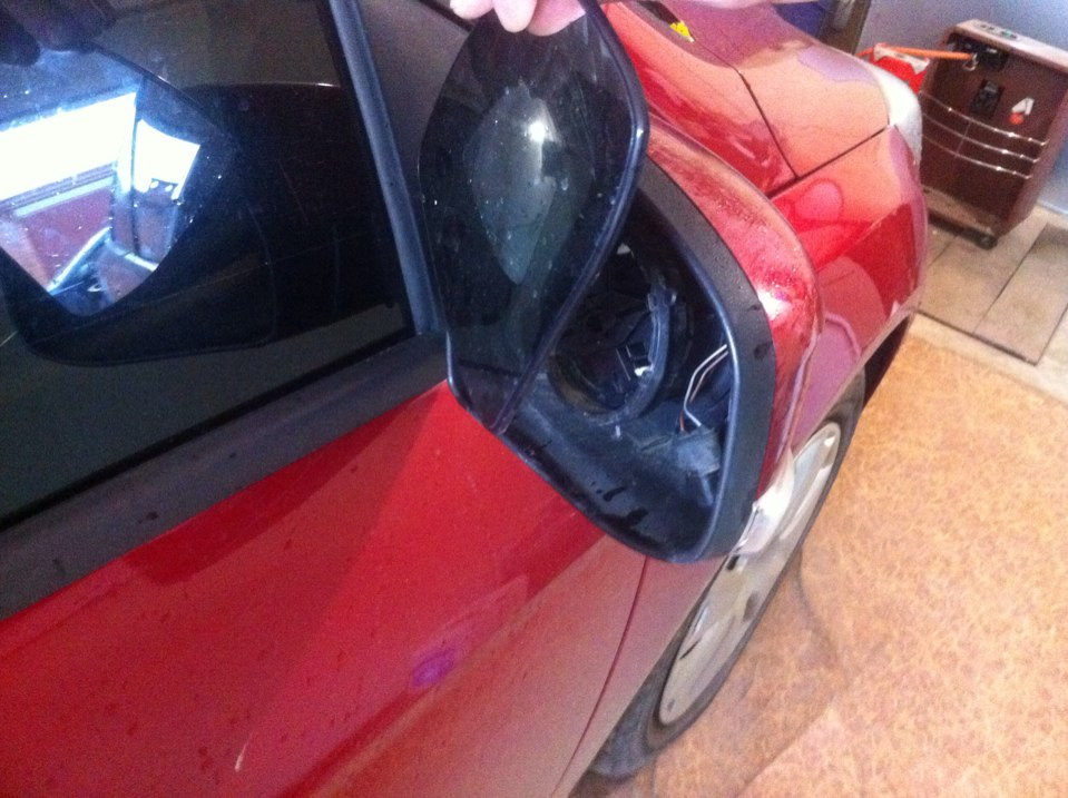 Замена лампочки в зеркале — DRIVE2