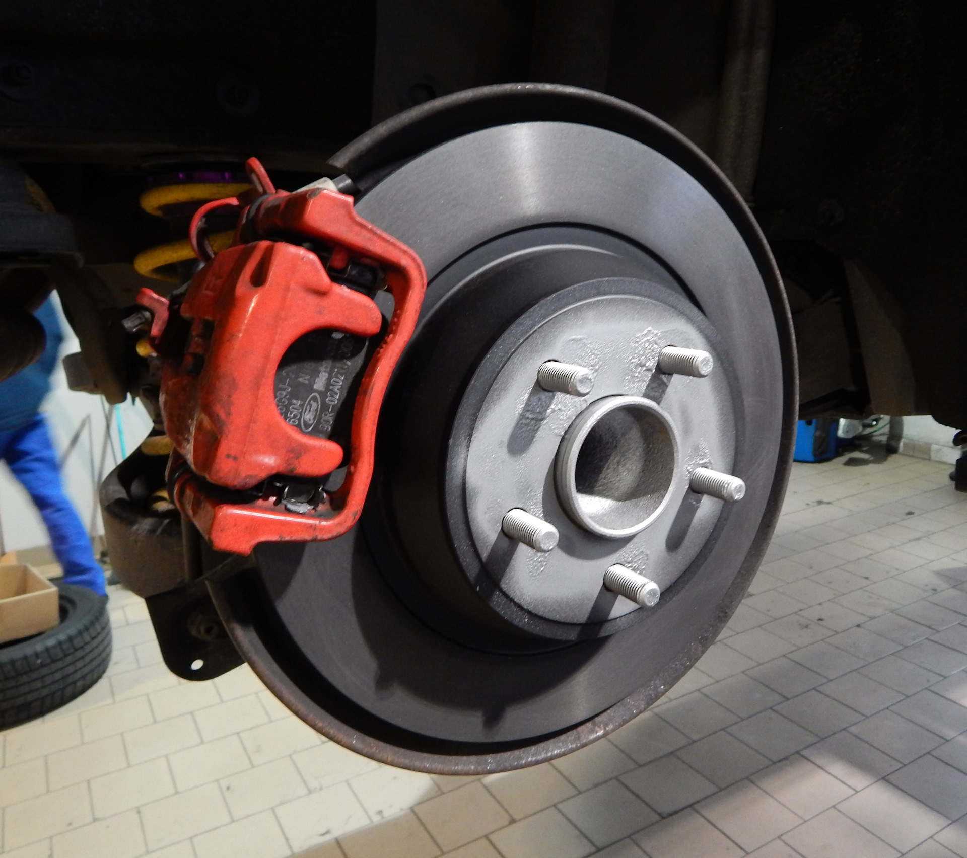 диск тормозной передний форд мондео. тормозные диски форд мондео 4. перфорированные тормозные диски форд мондео 4. диски задние hi-q на ford mondeo двенадцатого года. диски задние мондео 4.