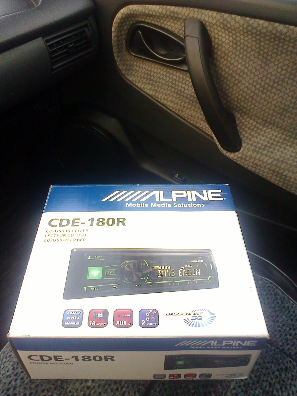 Покупка ГУ «Alpine CDE-180R», замена датчика фаз, крепление салонного ...