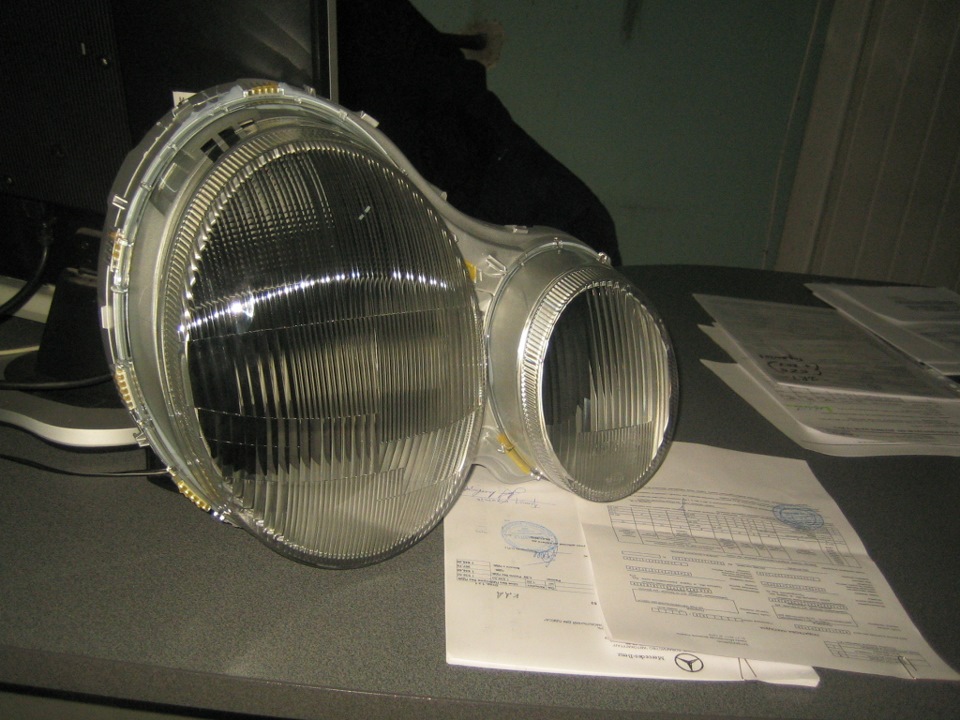 Стекла фар, дорестайлинговый 210 Mercedes, не для ксенона — Mercedes ...