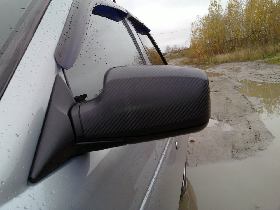 Накладки зеркал в карбон — Lada Приора седан, 1,6 л, 2008 года ...