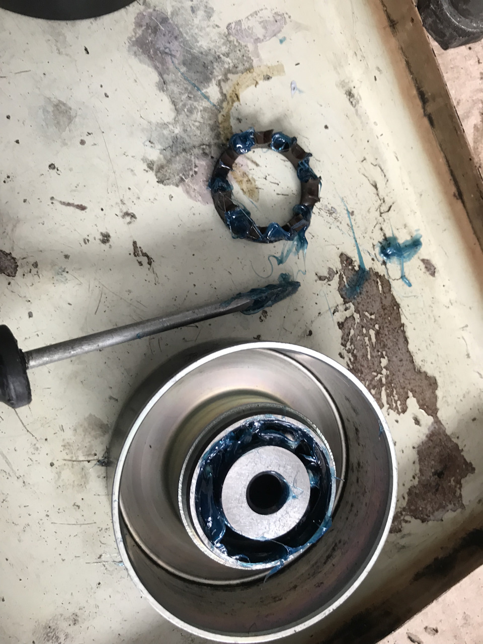 Замена смазки в подшипниках роликов мотора bmw — BMW 3 series Touring ...