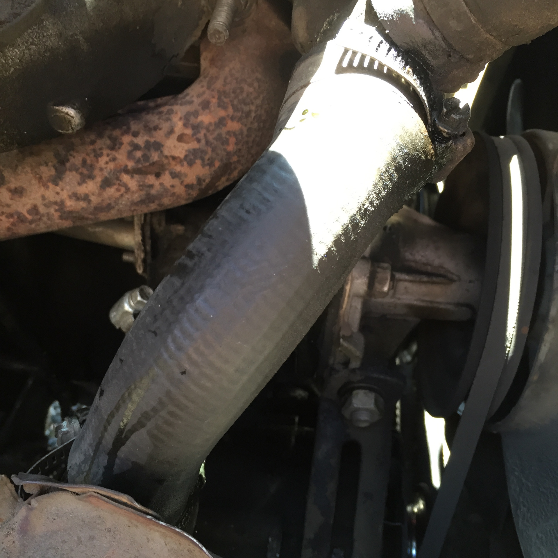 Лопнул патрубок от радиатора =( — Lada 2101, 1,3 л, 1973 года | поломка ...