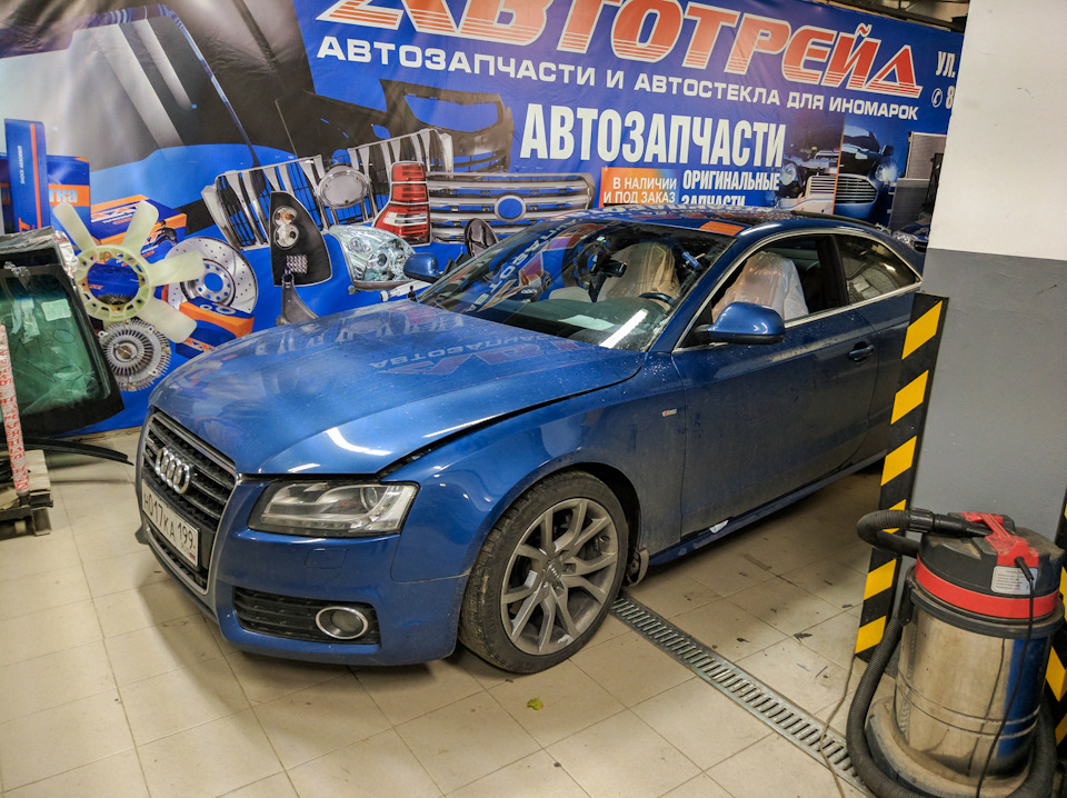 Замена лобового стекла — Audi A5 (1G), 3,2 л, 2008 года | визит на ...