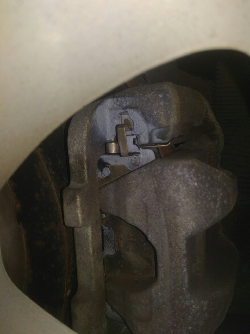 Загорелись задние тормоза) — Nissan Patrol (Y62), 5,6 л, 2012 года ...