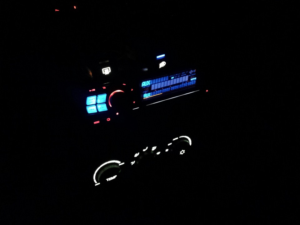 Пересвет блока печки и кнопок в белый. — Lada Приора седан, 1,6 л, 2008 ...