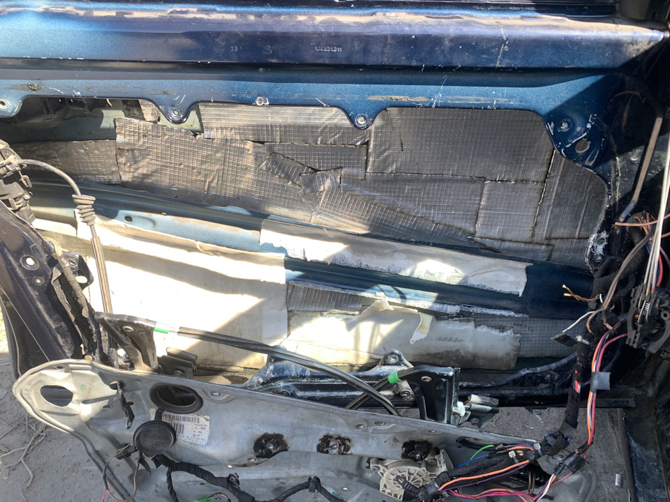 Правильная шумовиброизоляция передних дверей — Volkswagen Golf Mk4, 1,6 ...