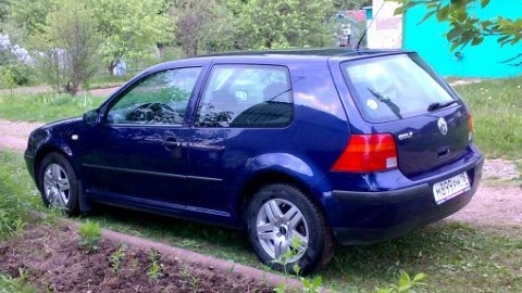 Капот на Volkswagen Golf 4 (Фольксваген Гольф)