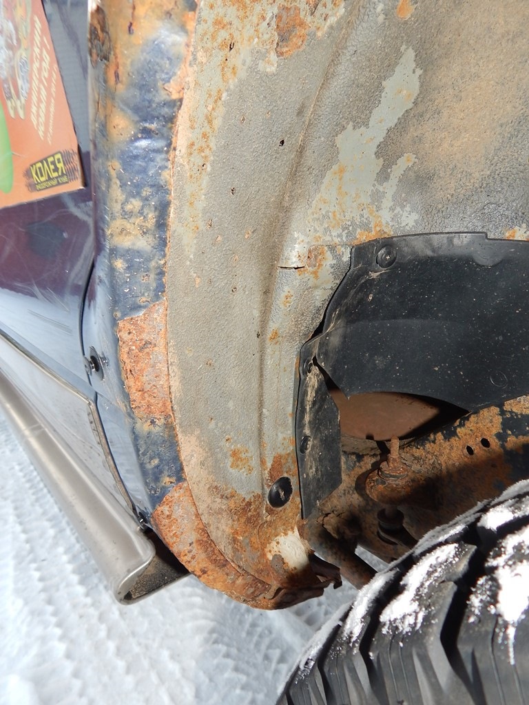 Уголок заднего крыла приора. Ваз 2109 сгнили подкрылки. Сгнили подкрылки corolla 150. Задние арки подкрылки mazda 626. Сгнила колесная арка pajero sport 2007.